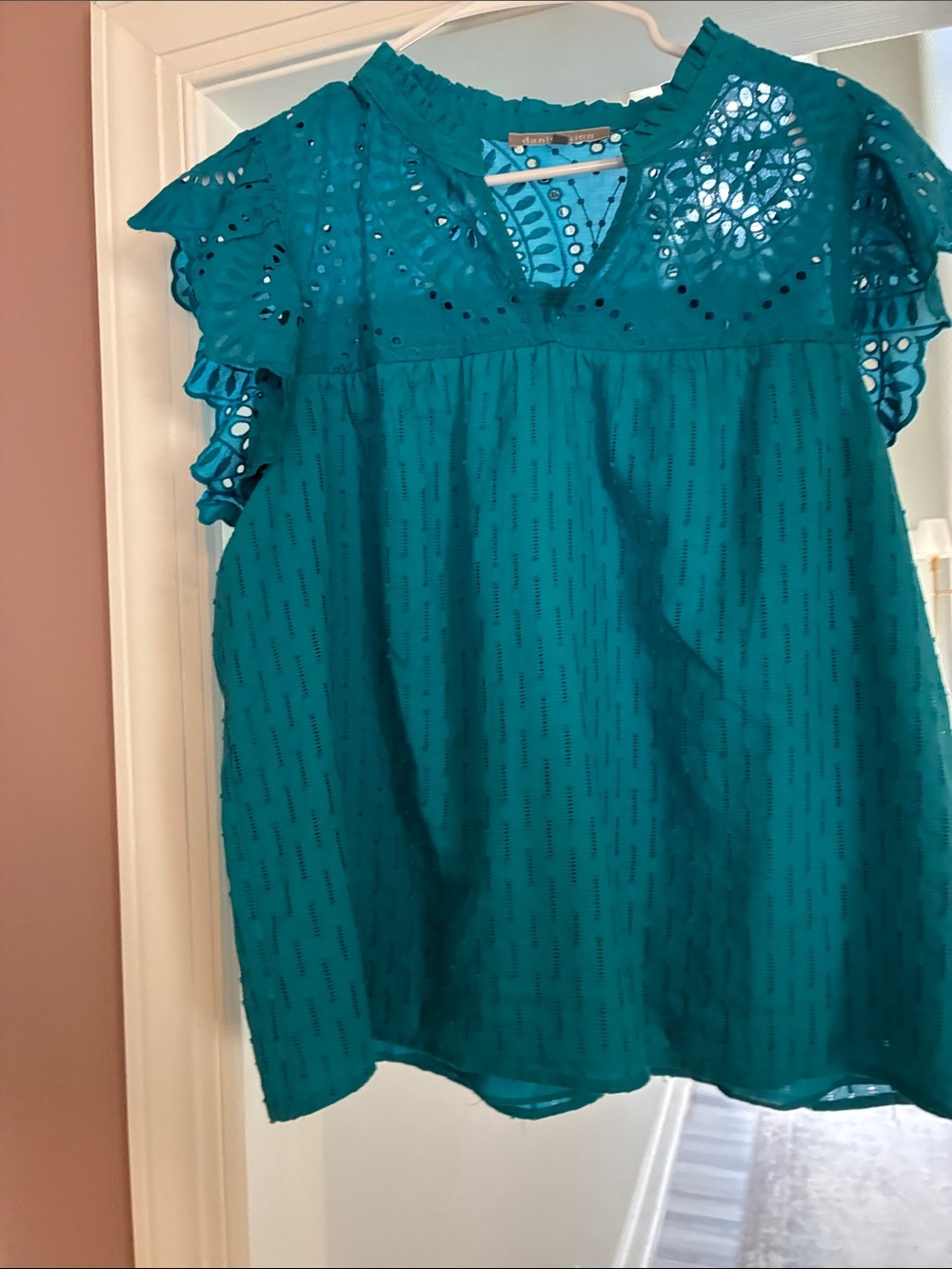 NWOT Daniel Rainn Teal Eyelet Flutter Sleeve Blouse
